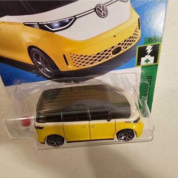 Volkswagen ID Buzz Hot Wheels 2023 Green Speed HotWheels Yellow VW Van Bus EV 🆕 - Picture 4 of 5